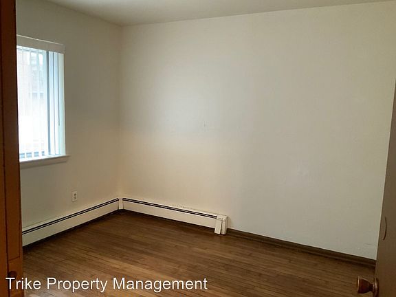 5th image of 1614 N Farwell Ave APT 201