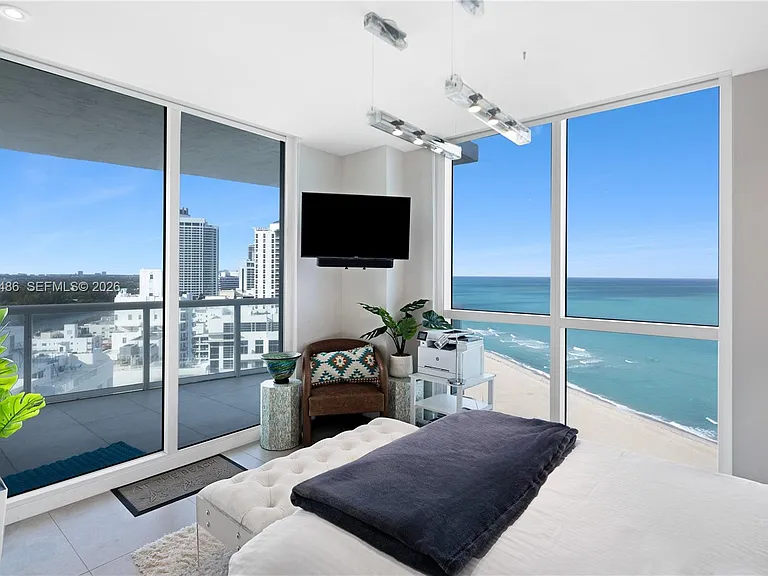 3801 Collins Ave #1906 — Photo 10