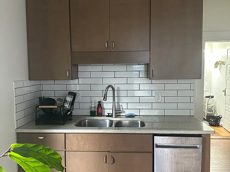 701 Brookstown Ave #B — Photo 8