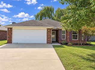 4007 SW Moline Ave, Bentonville, AR 72712