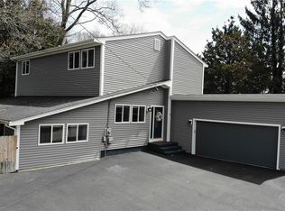 19 Prudence Ln, Warren, RI 02885