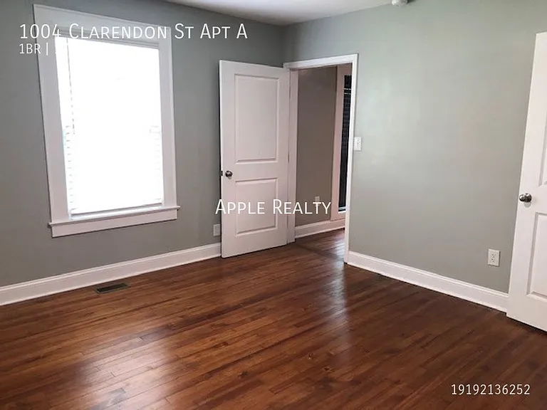 1004 Clarendon St #A — Photo 9