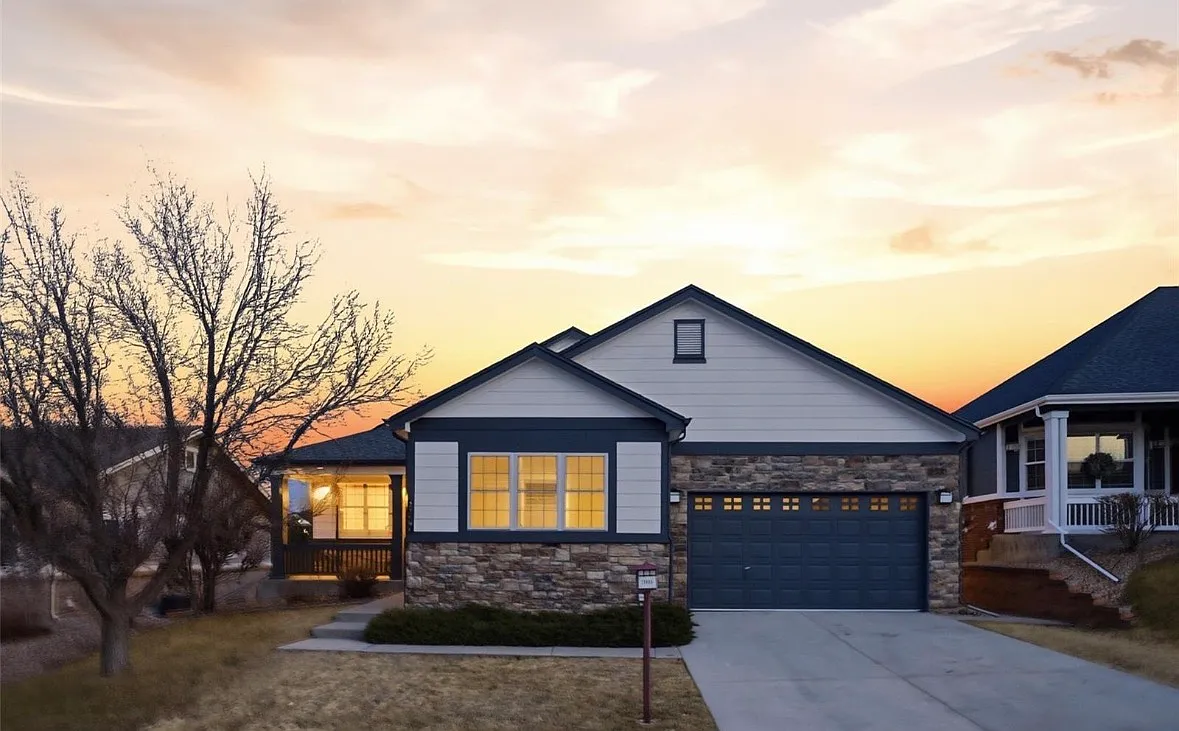 4 bed, 5380 sqft, $4,500 — Photo 1