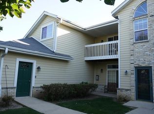 1495 Garay Ln, Port Washington, WI 53074