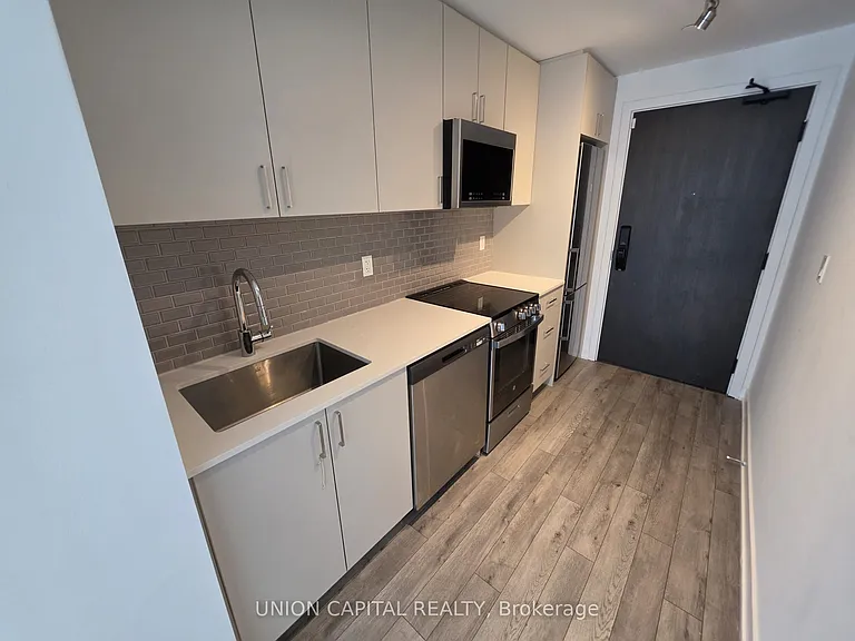 1005 Dundas St E #709 — Photo 3