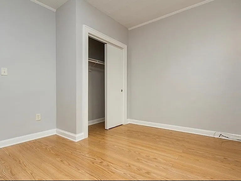 81 E 24th St #2 — Photo 5