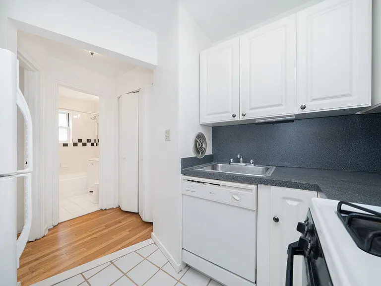 111-15 66th Ave #2C — Photo 11