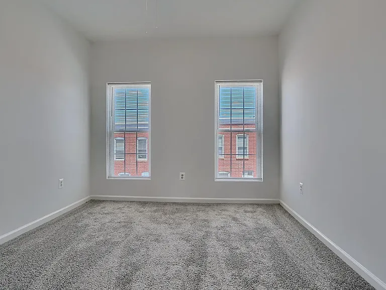104 N Rose St — Photo 6