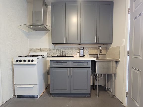 3rd image of 10727 Elliott Ave #3E