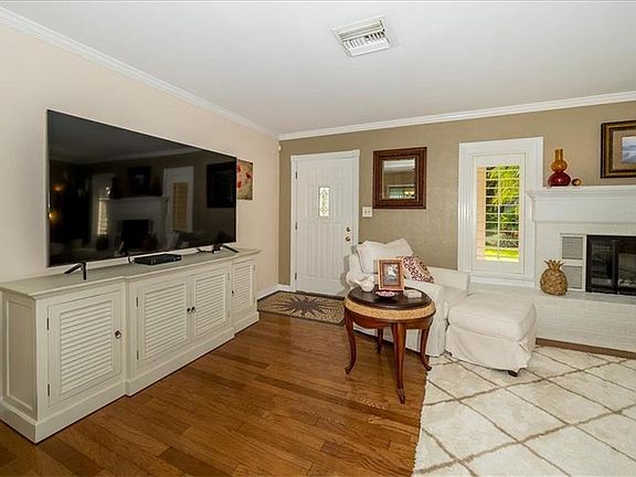 4th image of 1332 Irving Ave