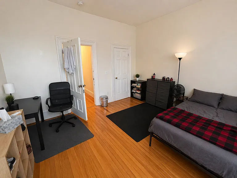 209 Washington St #4 — Photo 10