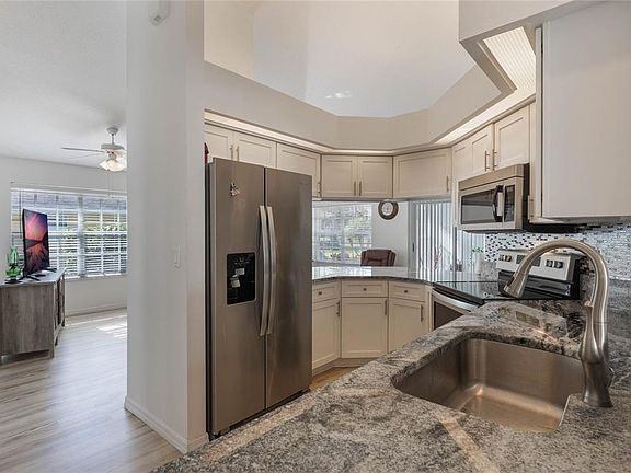 4th image of 615 Juniper Way