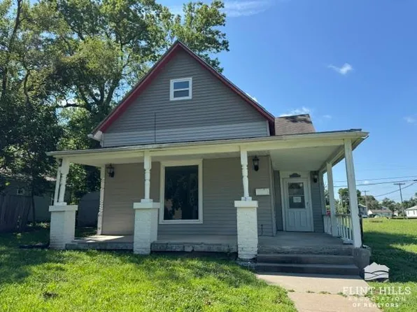 205 E 12th St, Junction City, KS 66441