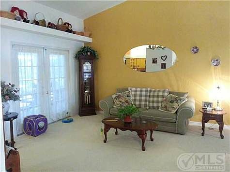 4th image of 623 SW Keats Ave