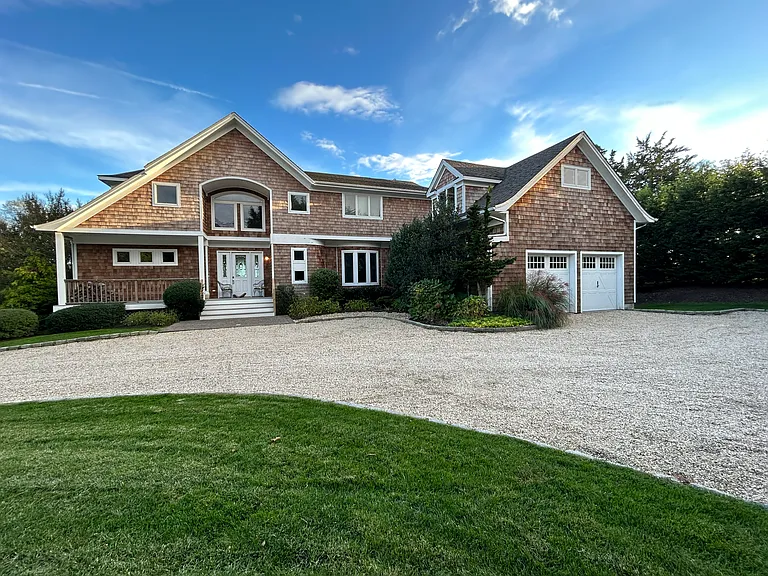 1 Lake Rd — Photo 2