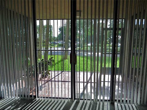 5th image of 9735 NW 52nd St APT 106