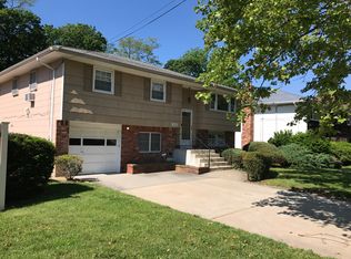 1808 Jerusalem Ave, Merrick, NY 11566