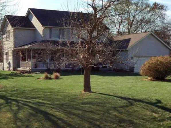 6451 Overland Dr, New Carlisle, OH 45344