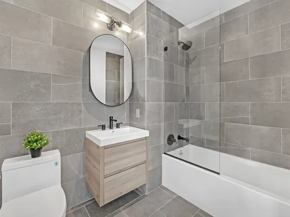 288 4th Avenue image 3 of 13