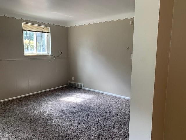 1st image of 2660 Kenwood Blvd #2