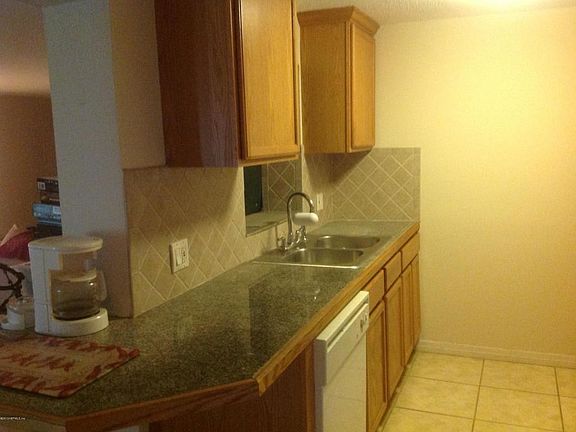 4th image of 345 Hilltop Dr