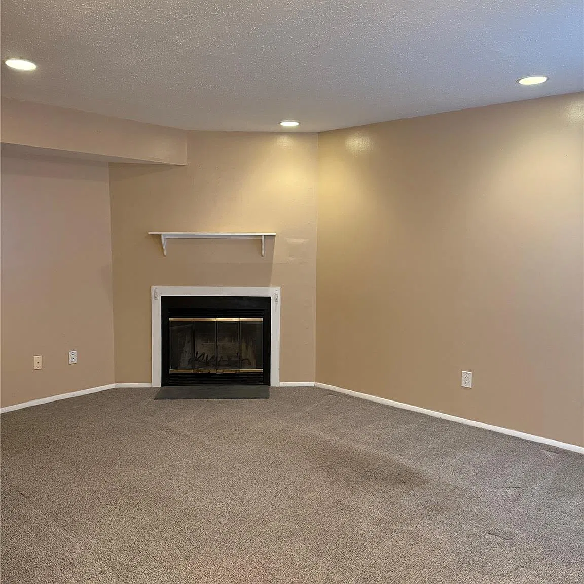 2 bed, 1.5 bath, 1072 sqft, $2,350 — Photo 4