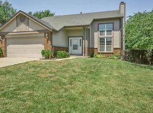 968 Aldershot Ct, Saint Charles, MO