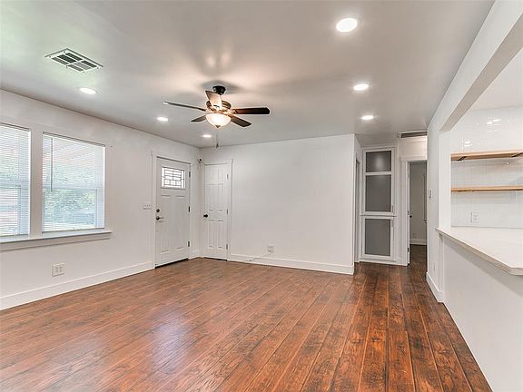 2nd image of 620 N Center Ave