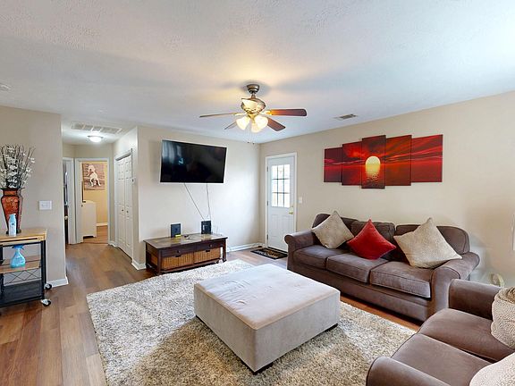 4th image of 2140 Whitney South Drive