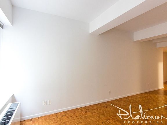 5th image of 45 Wall St APT 721
