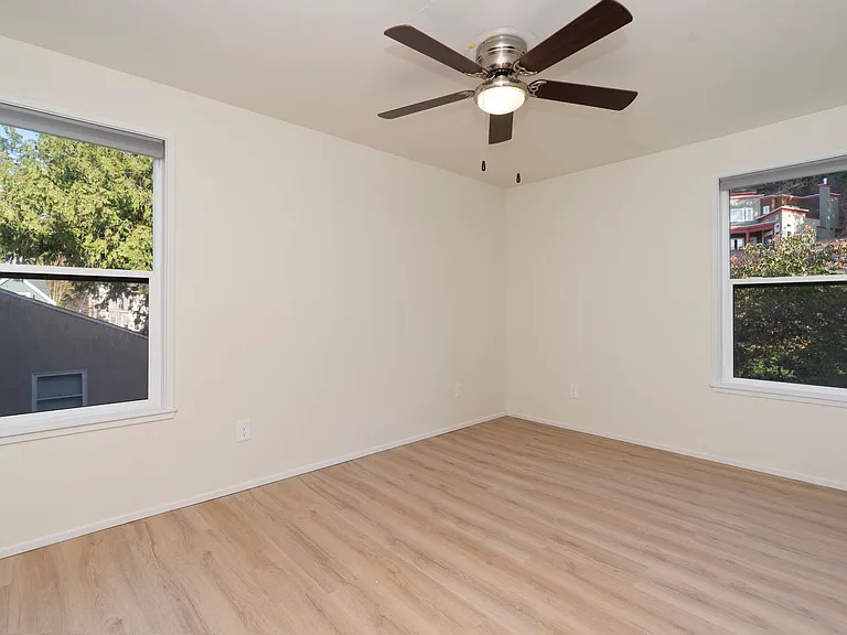 4208 Beach Drive — Photo 8