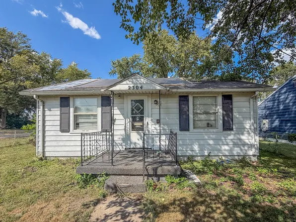 2304 E Division St, Decatur, IL 62526