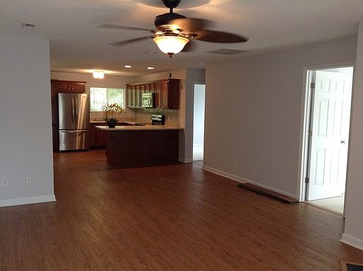 4th image of 5206 Largo Ct Unit 202