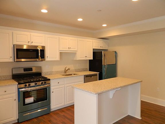 4th image of 71 North St Unit 1F
