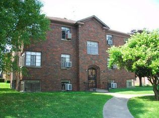 405 W Columbia Ave APT 1, Davenport, IA 52803