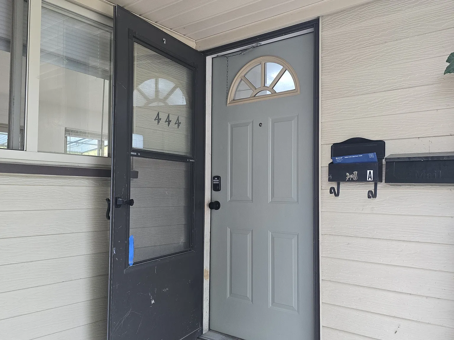 3 bed, 1200 sqft, $2,600 — Photo 2