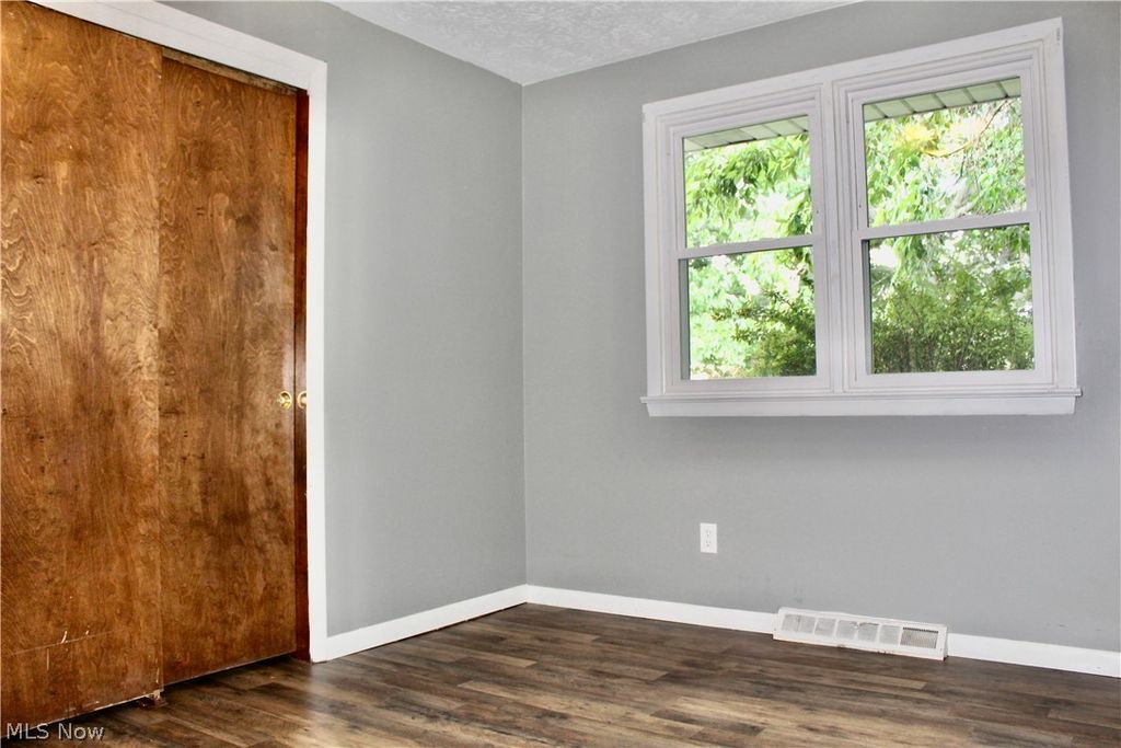 1645 California Ave, Louisville, OH - View 5