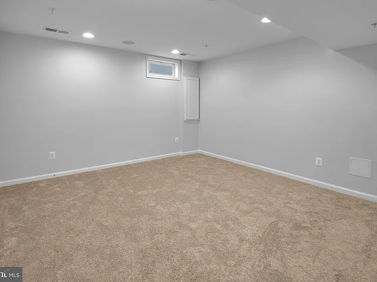 9611 Atterbury Ln — Photo 4