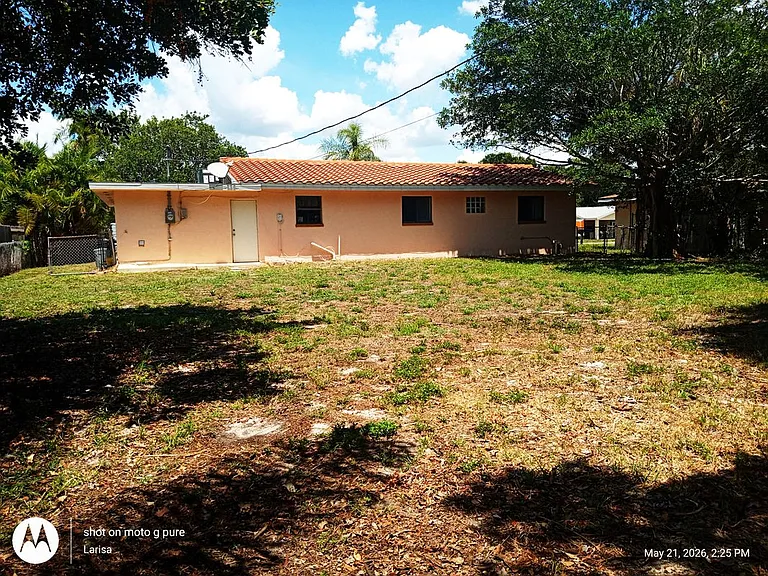 1439 Glick Dr — Photo 21