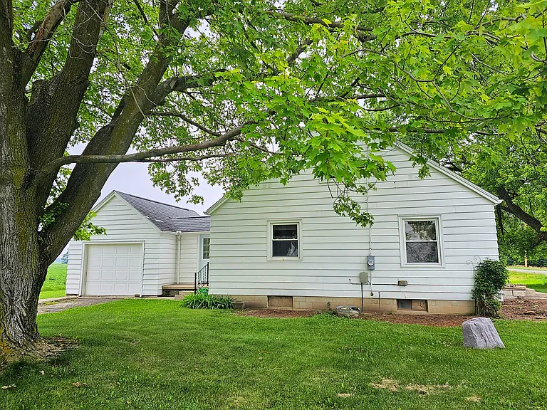 6505 Karch Rd — Photo 2