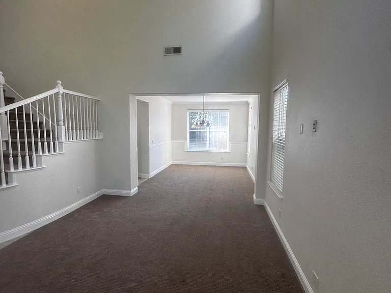 511 W Las Brisas Dr — Photo 4