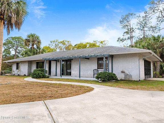 5th image of 1782 Sand Rd SE