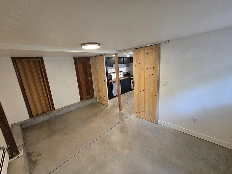 403 23rd St #11 — Photo 5