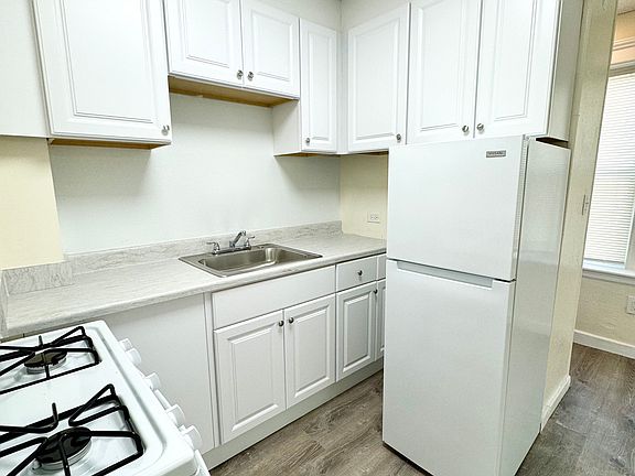 3rd image of 12 Palmer St APT 1A