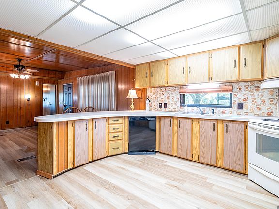 4th image of 10657 Peairs Rd