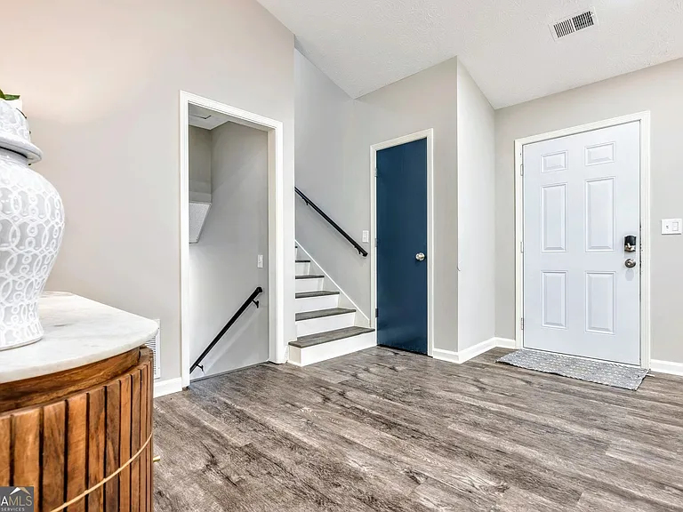 1440 Glynn Oaks Dr SW — Photo 5