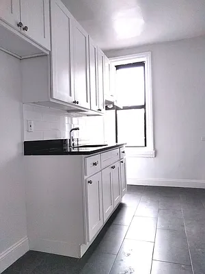 Rented by Zjama Realty Corp | media 7