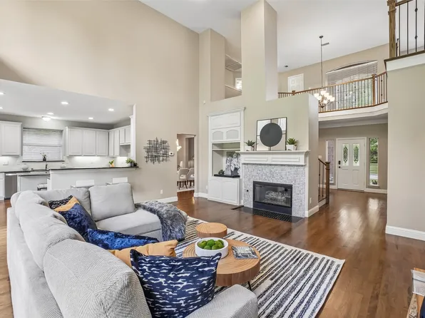 9212 Longview Dr, Plano, TX 75025