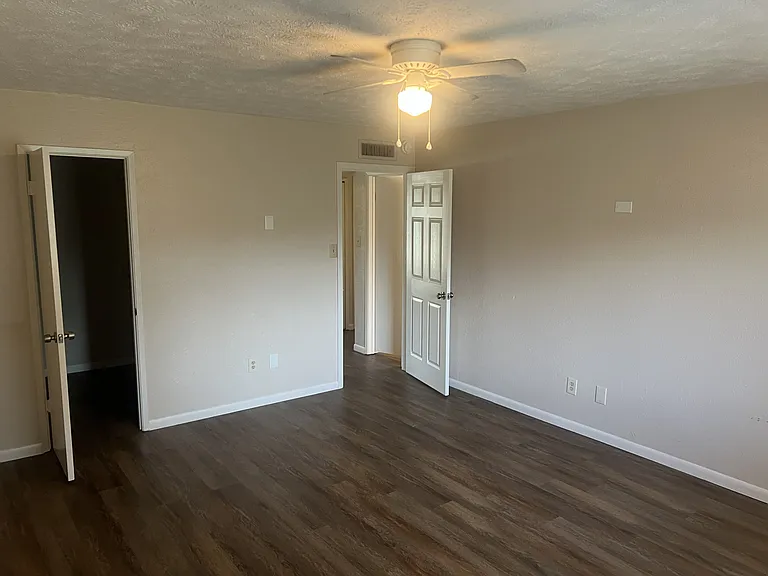 Primary suite