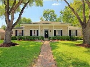 10715 Holly Springs Dr, Houston, TX 77042